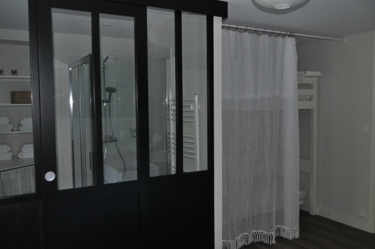 Hotel Au Rez de Jardin à Cholet Extérieur photo