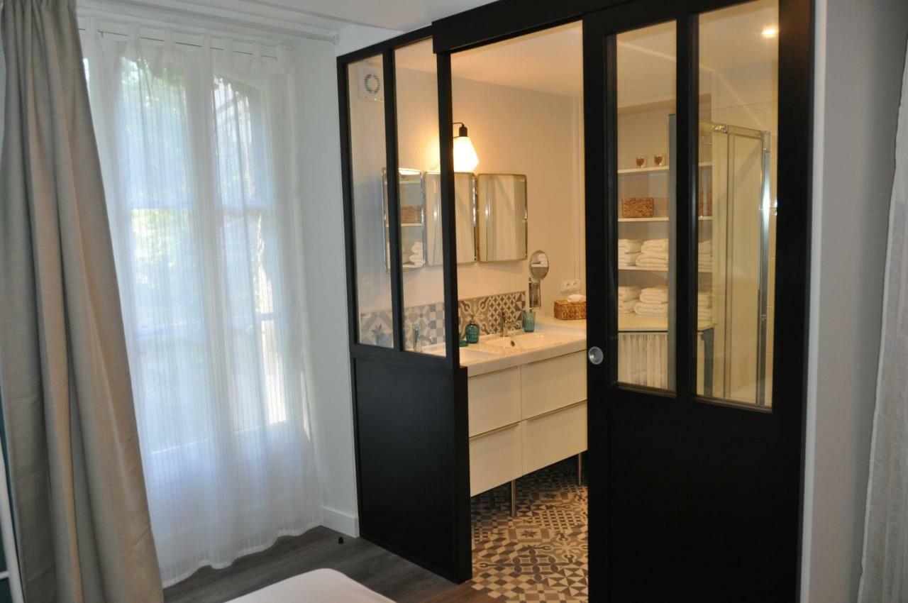 Hotel Au Rez de Jardin à Cholet Extérieur photo