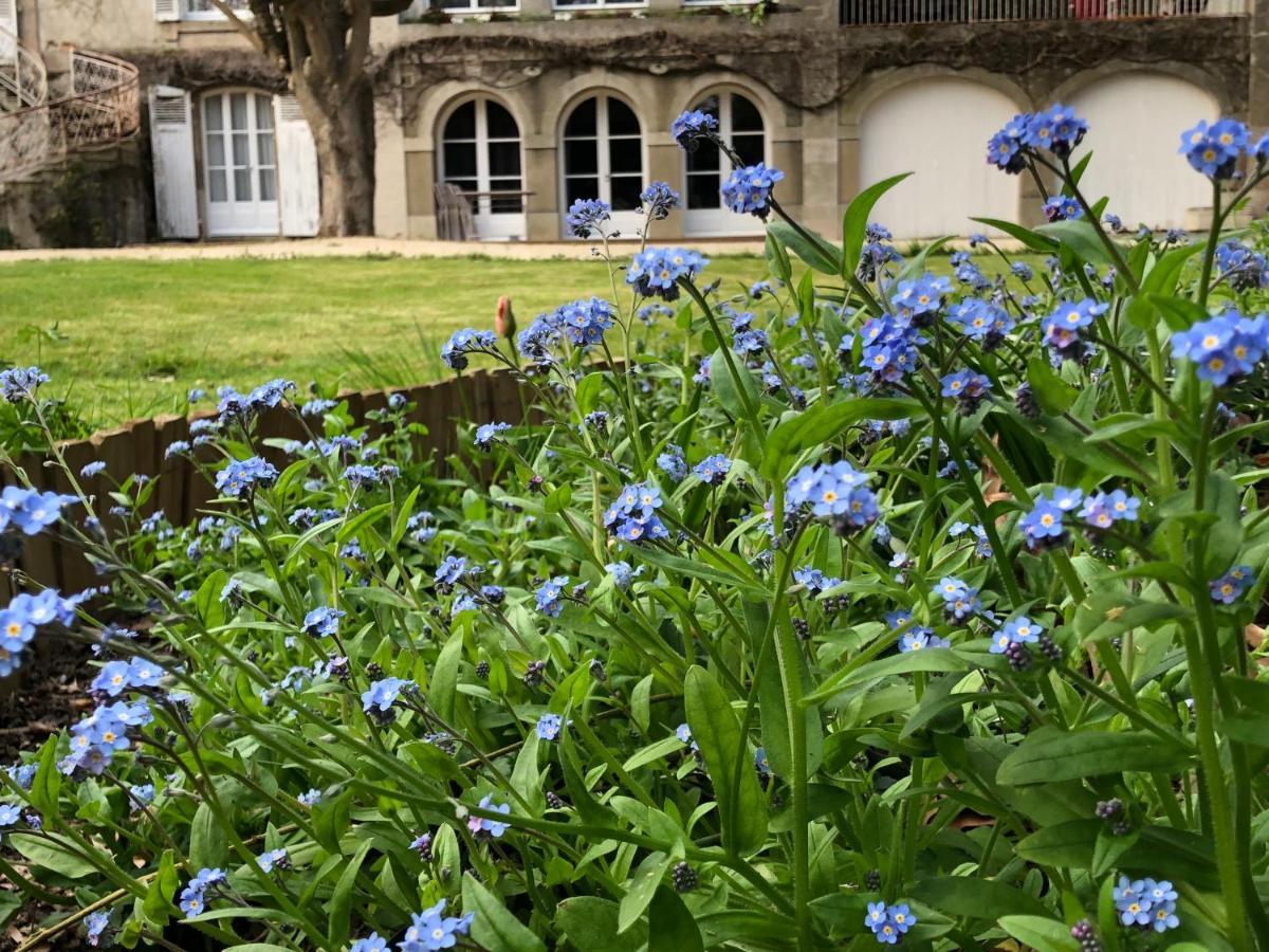 Hotel Au Rez de Jardin à Cholet Extérieur photo
