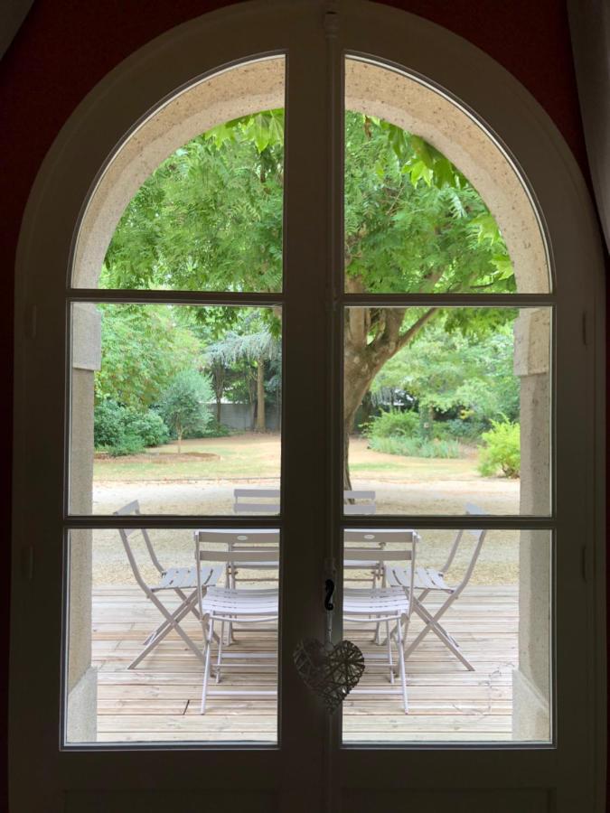 Hotel Au Rez de Jardin à Cholet Extérieur photo
