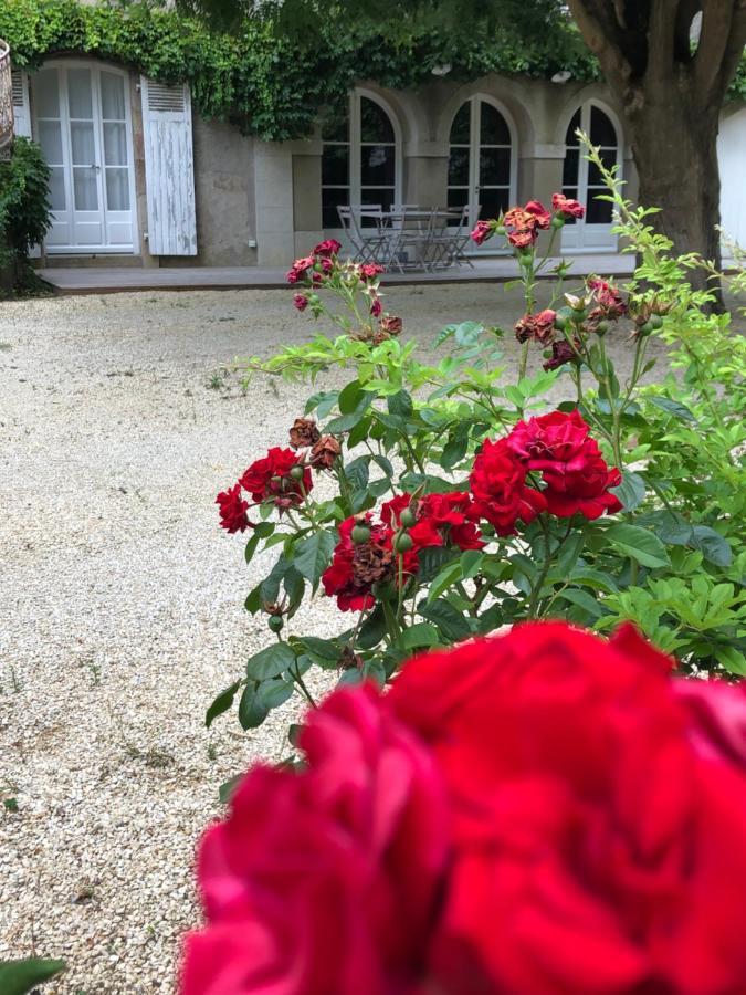 Hotel Au Rez de Jardin à Cholet Extérieur photo